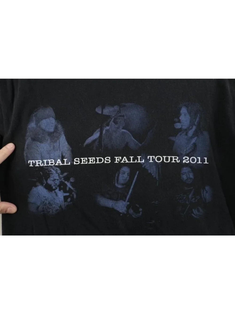 Vintage Y2K Womens Small Distressed 2011 Fall Tour Tribal Seeds Band T-Shirt
